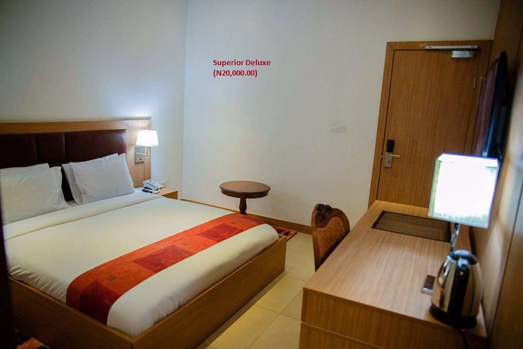 Cubana Suites Mobushipe Exterior foto